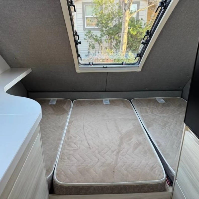 カスタムキャンピングカー、トラベルトレーラーRV、屋外ロード - Outdoor Adventure Vehicles のレビューと価格